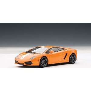   / Orange (Part 54631) Autoart 143 Diecast Model Car Automotive