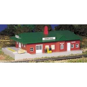  Bachman   Sunnyvale Pass Stn Kit Lghtd HO (Trains) Toys 