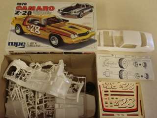   1978 CAMARO Z 28 1/25TH SCALE MODEL CAR KIT** **30+ YEARS OLD**  
