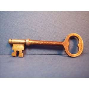 Skeleton Key R & E Mfg. co. Antique 2 1/2 inches