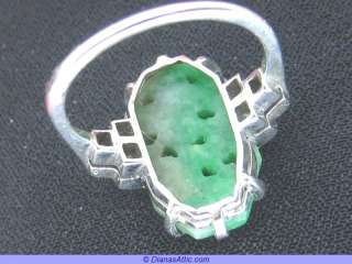 This is a Stunning Superb Apple & White Rippled Green Carved Jade Ring 