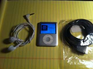 Apple iPod nano 3rd Generation Silver (4 GB) 0885909193806  