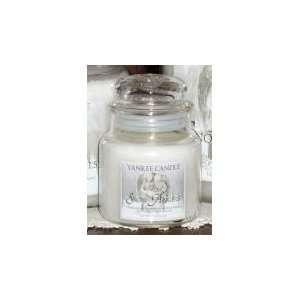  Yankee Candle, Snow Angels, 3.7 oz, Housewarming Scented 