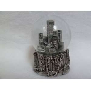  Boston Silver Snow Globe 65mm