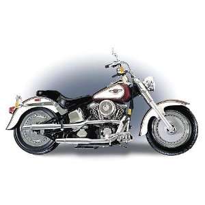   1998 Harley Davidson Fat Boy Motorcycle   110 Scale Die Cast Replica
