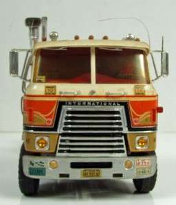 International Eagle, Truck/Tractor Built from Model Kit Vintage, 1/25 