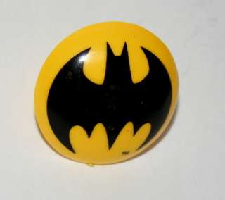Batman Bat Signal Gum Machine Prize Toy Plastic Ring NOS New Yellow 
