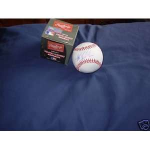  Autographed Carl Pavano Baseball   Oml Coa   Autographed 