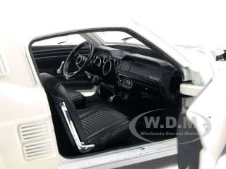 1967 FORD MUSTANG GT 1/24 CREAM DIECAST MODEL CAR  