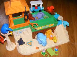 VINTAGE FISHER PRICE LITTLE PEOPLE ZOO 916 1984  