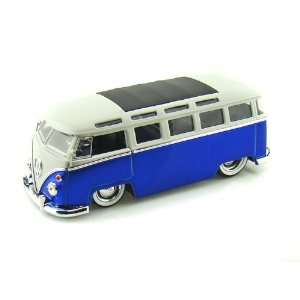  1962 VW Bus w/Baby Moons 1/24 White Over Blue Toys 