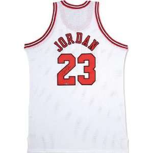  Michael Jordan Autographed Jersey   Authentic 