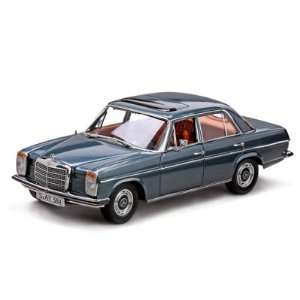  Mercedes 220 Strich 8 Saloon Mittelblau/Blue 1/18 Toys 