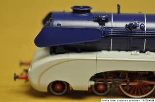   runs analog and digital the loco is built in die cast with lights