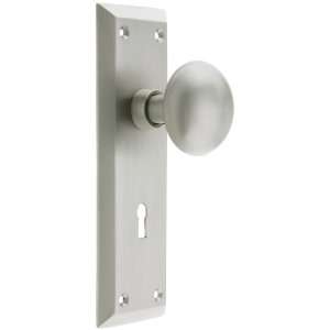 New York Style Door Set With Classic Round Knobs. Passage Function in 