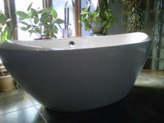1025 MODERN FREE STANDING BATHTUB & FAUCET bath tub  