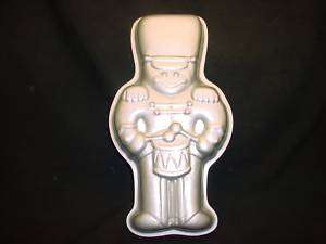 Wilton TALL TOY SOLDIER cake pan CHRISTMAS PARTY mold  
