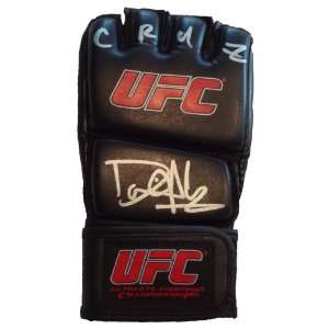 Dominick Cruz Autographed UFC Fight Glove W/PROOF, Picture of Dominick 
