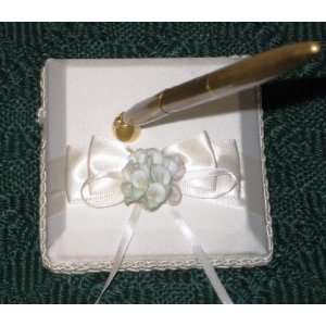 Ivory Satin Base with Calla Lily Bouquet Pen Set 