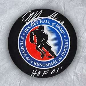DALE HAWERCHUK Hall of Fame Autographed Hockey PUCK