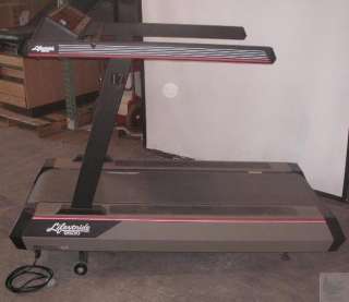 Life Fitness TR 9500 Treadmill Workout Fitness Equipment  
