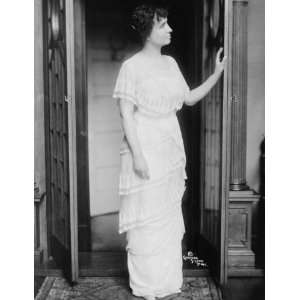  c1914 photo Helen Keller, full length portrait, standing 
