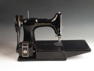 Singer Featherweight Sewing Machine 221 w/ Case  