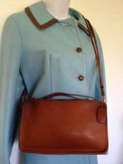 Vintage COACH New York City British Tan BASIC BAG medium size purse 