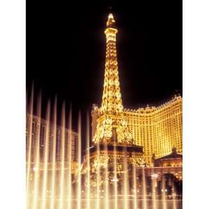 Hotel and Casinos Eiffel Tower with the Bellagio Water Fountain Show 