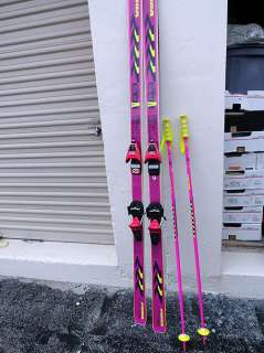   Skis VOLKL MENS SKIS P19 WITH LOOK BINDINGS AND POLES AND CASE  